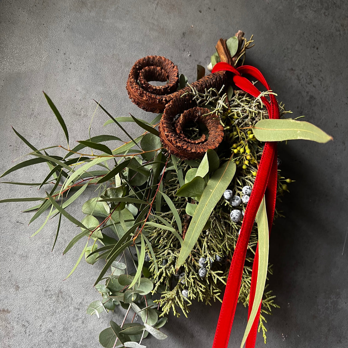 ユーカリとタルホーンのミニスワッグ – パコスフラワー