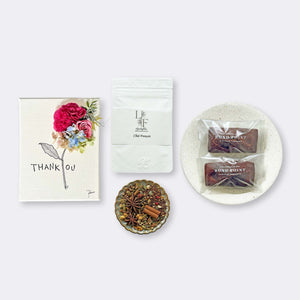 ＜2025母の日お届け＞レターフラワー（THANK YOU）＆チャイ＆焼菓子セット