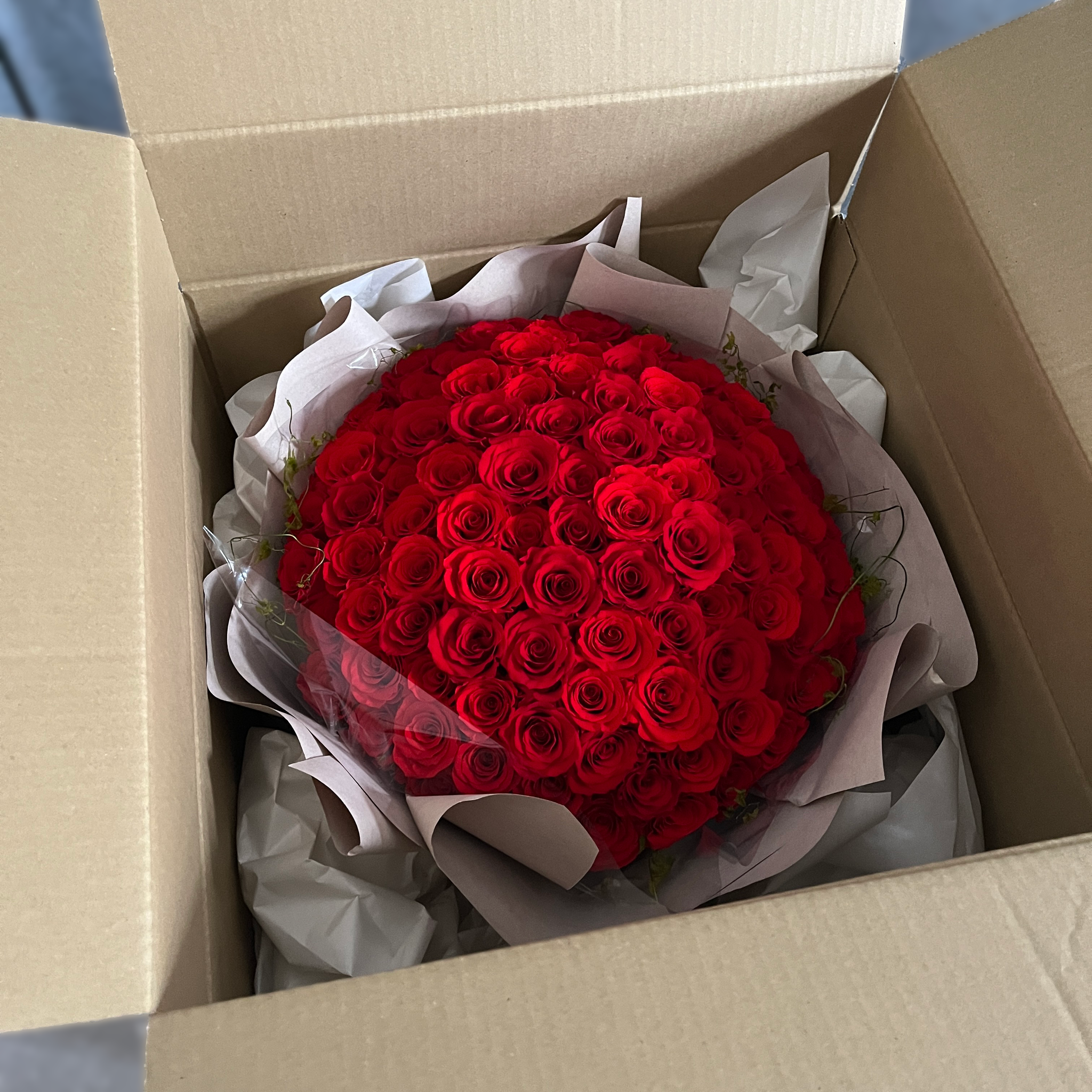 108本の薔薇のブーケ（プリザーブドフラワー ） – パコスフラワー