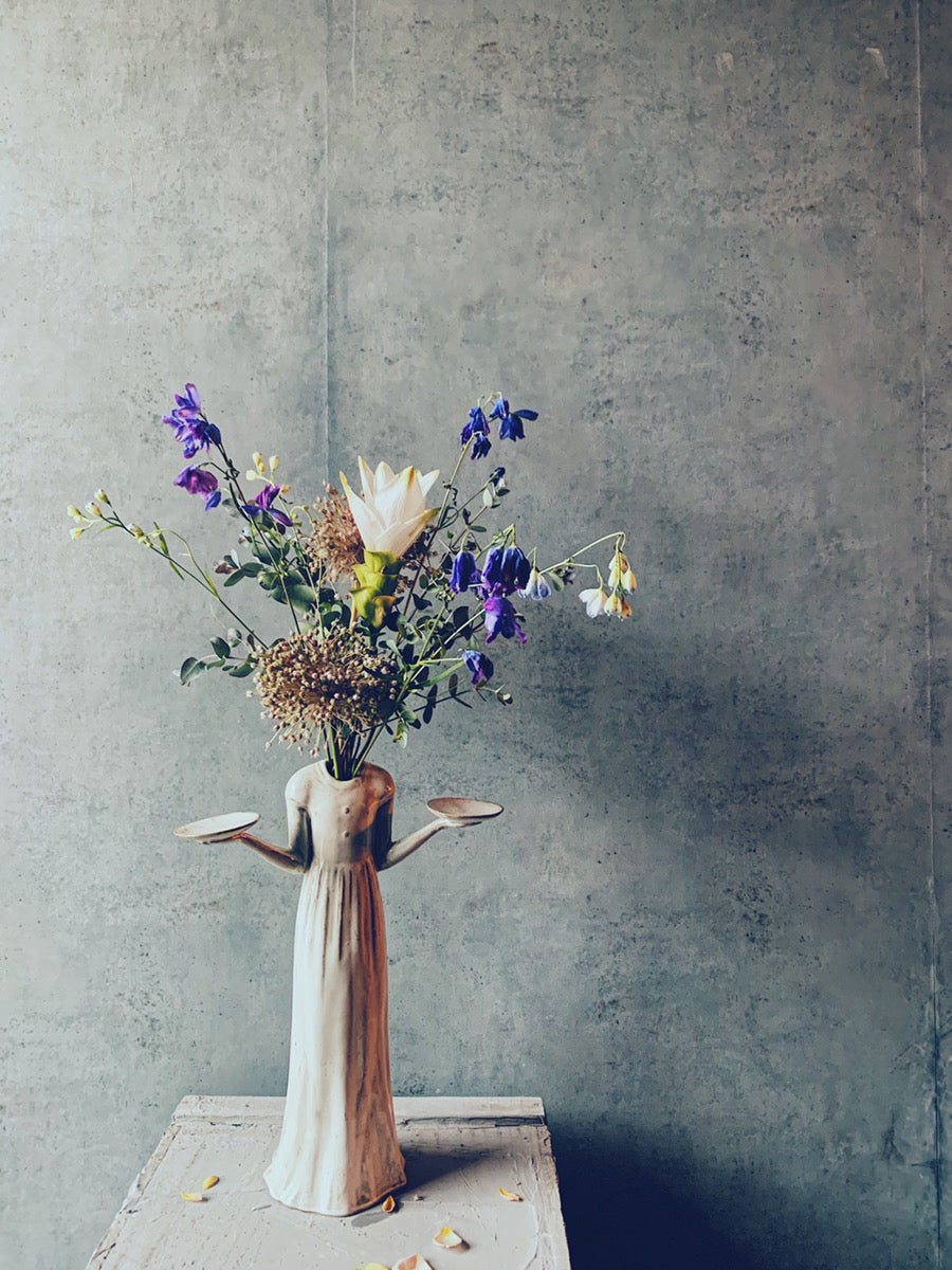 Still Life Bird Girl Vase – パコスフラワー