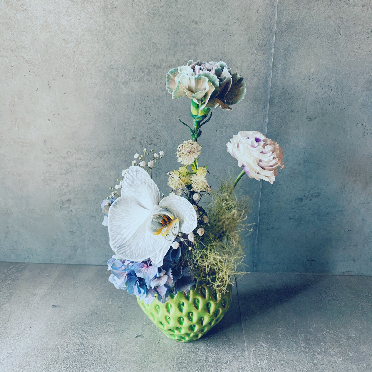 Strawberry vase S / Green – パコスフラワー Strawberry vase S / Green – パコスフラワー