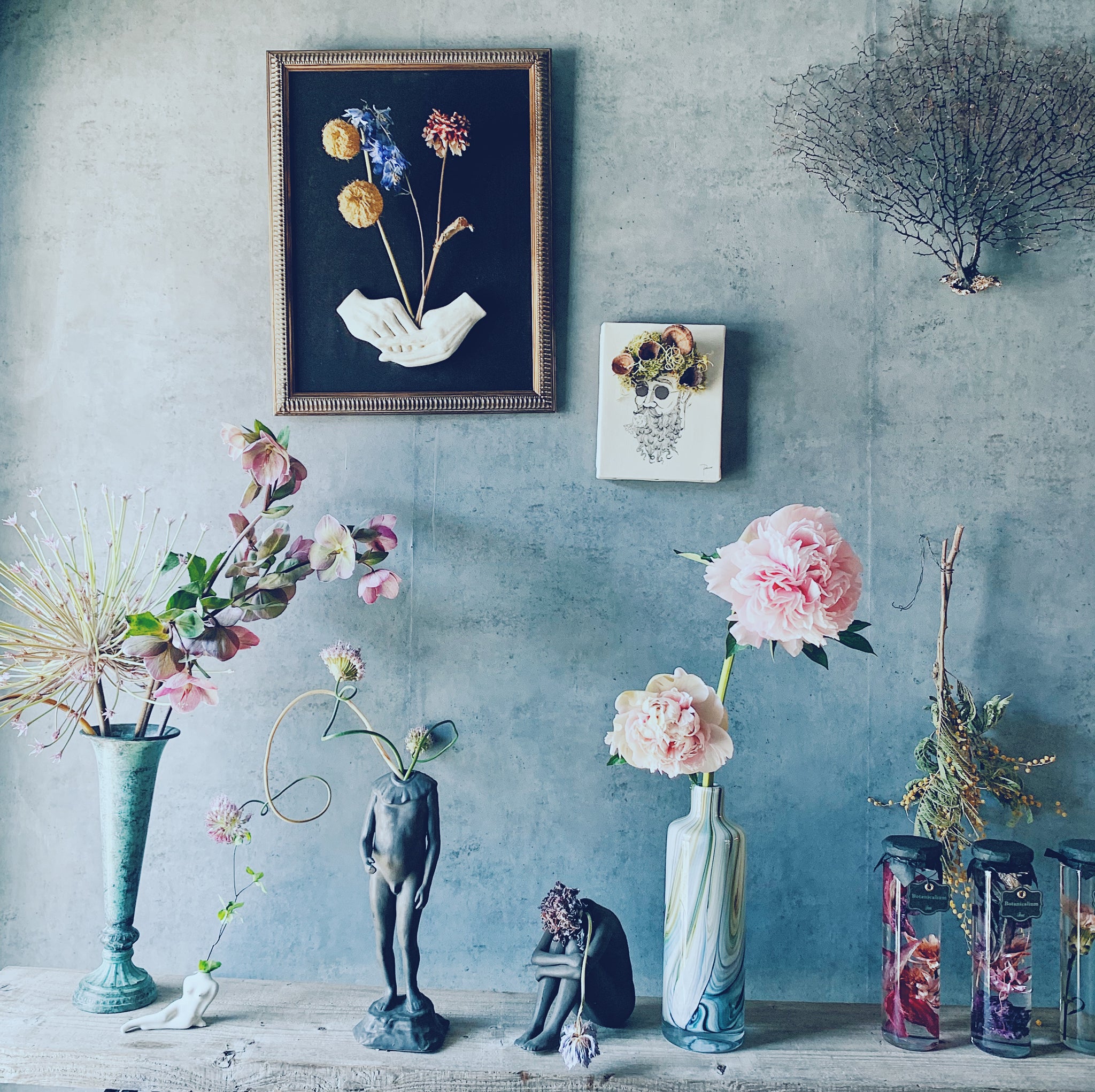 Still Life Boy Vase BK – パコスフラワー